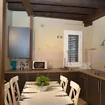 Apartment Refitoleria *